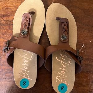 New Blowfish brown flip flops size 8